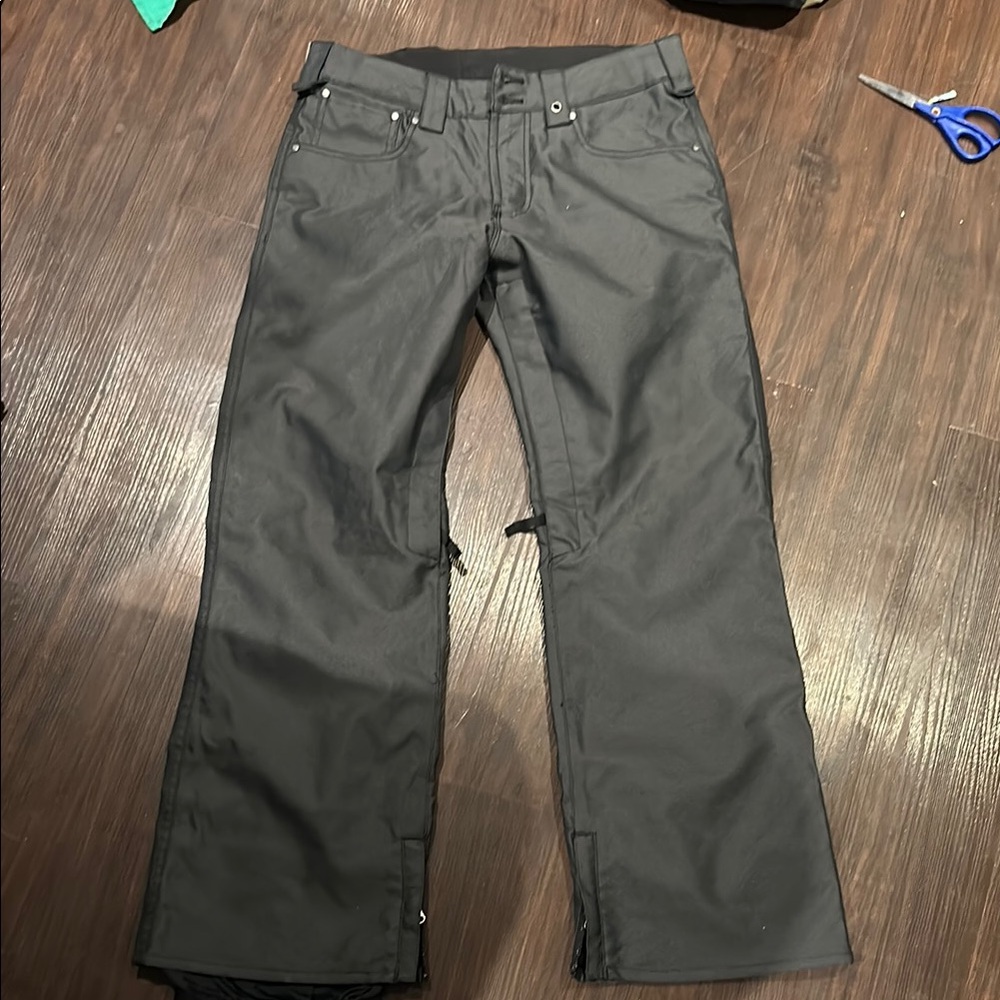 Snowboard pants